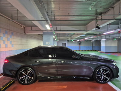صورة 2 لـ 2024 BMW 5 SERIES