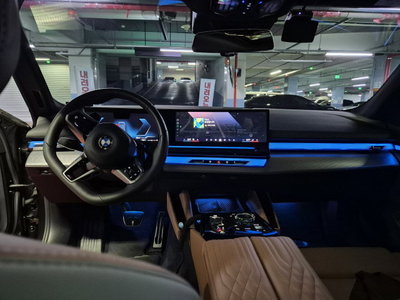 2024 BMW 5 SERIES thumbnail 13