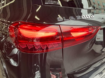 MERCEDES-BENZ GLA - 10