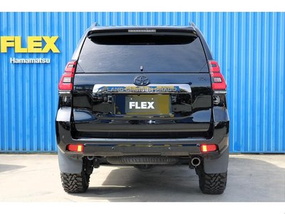 TOYOTA LAND CRUISER PRADO - 8