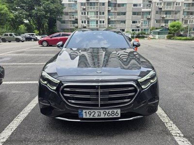 MERCEDES-BENZ E-CLASS - 1