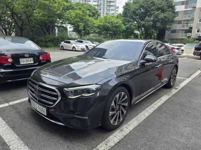 MERCEDES-BENZ E-CLASS - 4