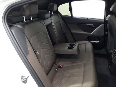 2025 BMW I5 — миниатюра 11