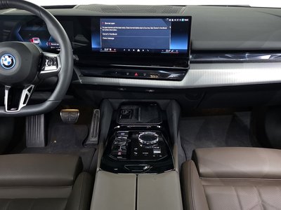 2025 BMW I5 — фото 5