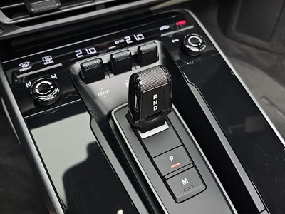 PORSCHE 911 - 9