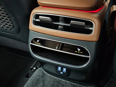 2022 Genesis GV70 thumbnail 25