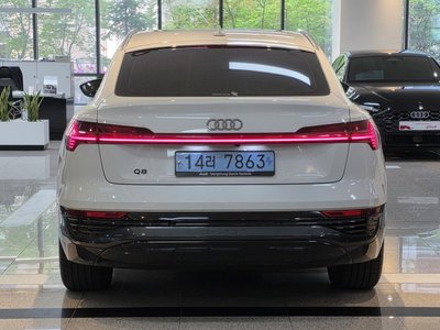 AUDI Q8 E-TRON - 3