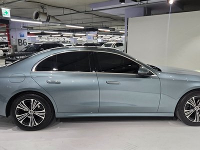 MERCEDES-BENZ E-CLASS - 9