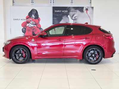 2019 ALFA Romeo STELVIO photo 4