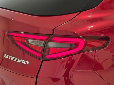 2019 ALFA Romeo STELVIO 缩略图 12