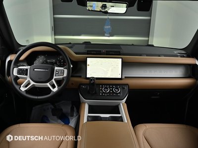 LAND ROVER DEFENDER - 4