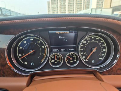 BENTLEY FLYING SPUR - 7