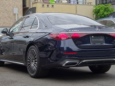 MERCEDES-BENZ E-CLASS - 6