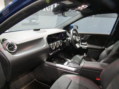 MERCEDES-BENZ EQA - 7