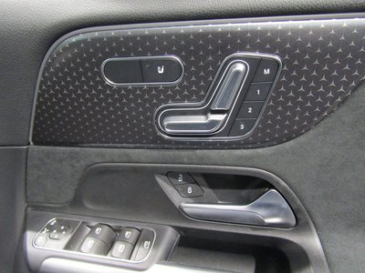 MERCEDES-BENZ EQA - 9