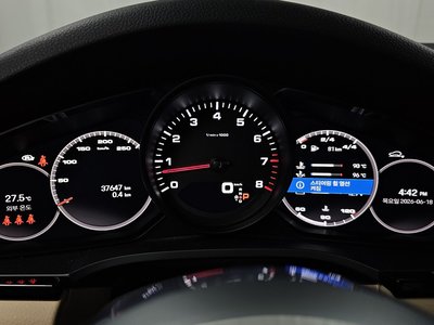 PORSCHE CAYENNE - 8