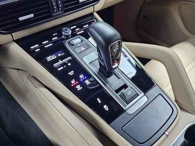PORSCHE CAYENNE - 9