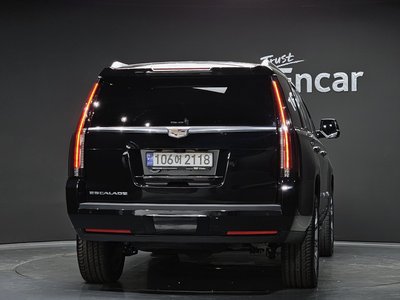 CADILLAC ESCALADE - 4