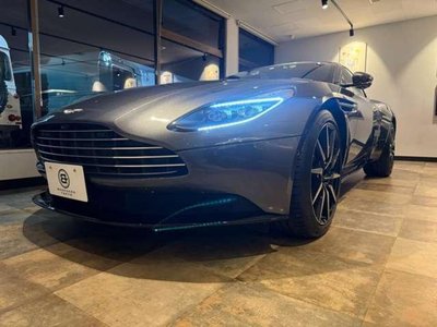 ASTON MARTIN DB11 - 5