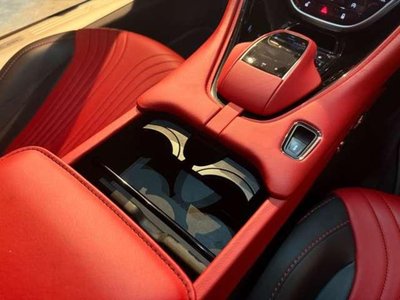 ASTON MARTIN DB11 - 10