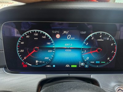 MERCEDES-BENZ E-CLASS - 8