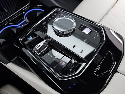 BMW I5 - 9