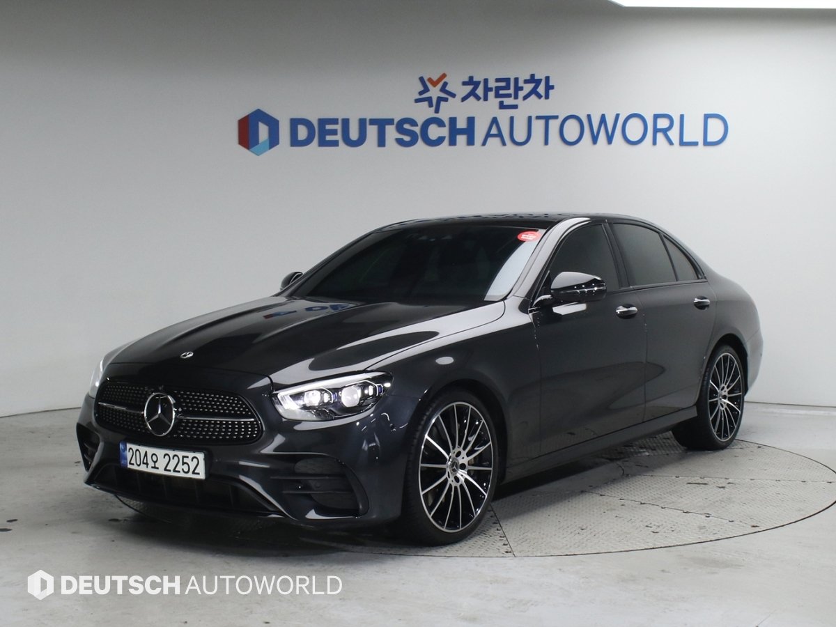 MERCEDES-BENZ E-CLASS - View 1