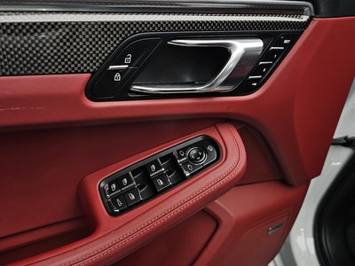 2022 Porsche MACAN — миниатюра 23
