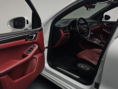 2022 Porsche MACAN — миниатюра 13