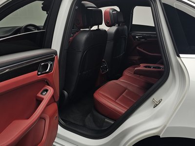 2022 Porsche MACAN — миниатюра 16