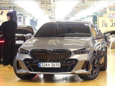 BMW 5 SERIES - 2