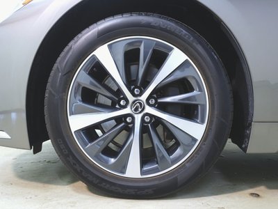 صورة مصغرة 32 لـ 2023 Lexus LS