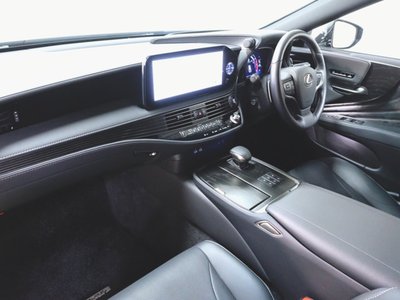 صورة مصغرة 11 لـ 2023 Lexus LS