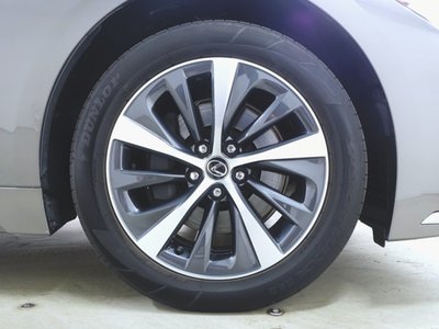 صورة مصغرة 33 لـ 2023 Lexus LS