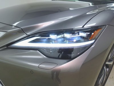صورة مصغرة 3 لـ 2023 Lexus LS