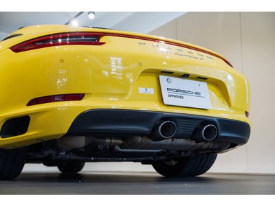 2016 Porsche 911 thumbnail 12