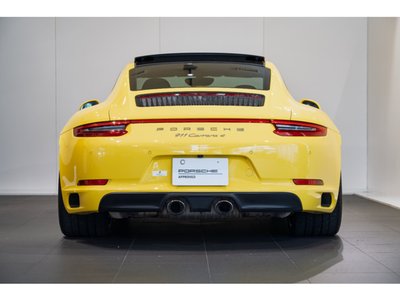 2016 Porsche 911 thumbnail 19
