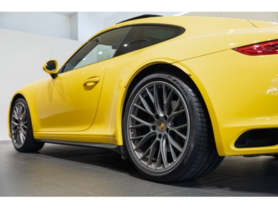 2016 Porsche 911 thumbnail 20