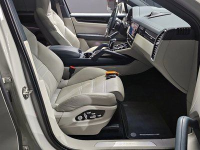 PORSCHE CAYENNE - 10