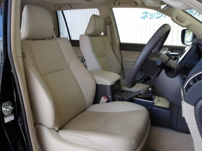 TOYOTA LAND CRUISER PRADO - 10
