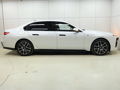 BMW 7 SERIES - 8