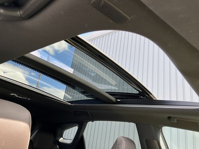 صورة 4 لـ 2025 Lexus RX