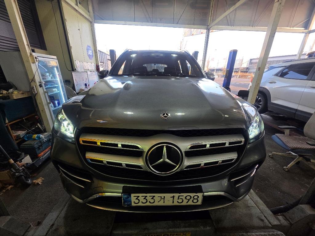 MERCEDES-BENZ GLS - View 1