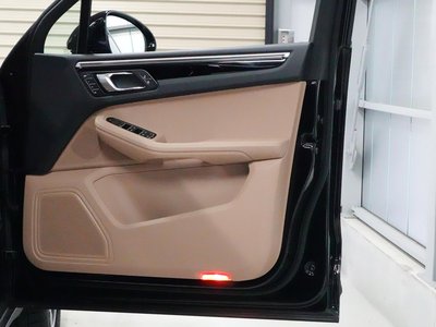 PORSCHE MACAN - 7