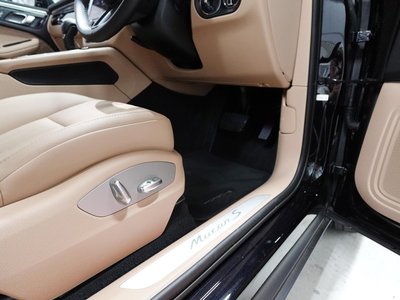 PORSCHE MACAN - 6