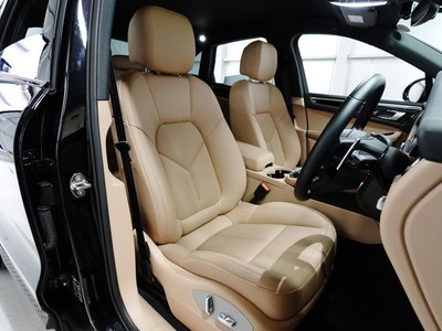 PORSCHE MACAN - 5