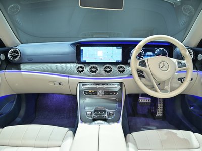 صورة 10 لـ 2018 Mercedes-BENZ E-CLASS