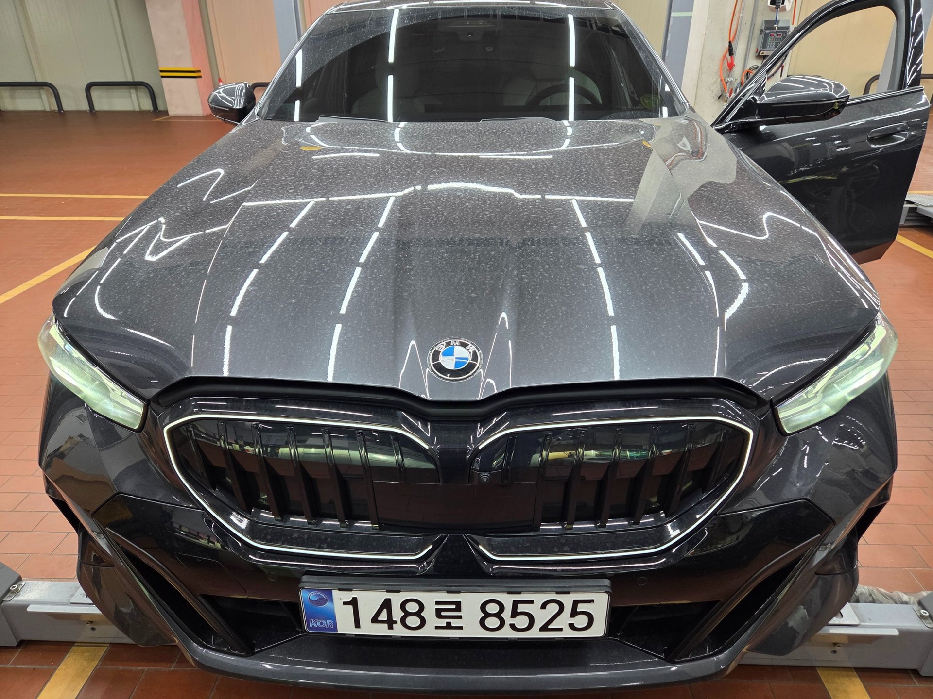 BMW 5 SERIES - View 1