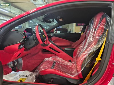 صورة مصغرة 12 لـ 2021 Ferrari ROMA