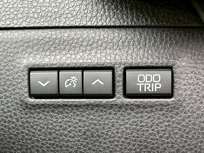 TOYOTA CROWN CROSSOVER - 8